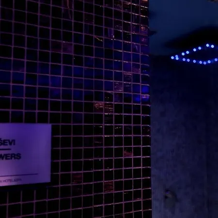 Ξενοδοχείο Orbis Design & 4*