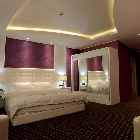 Orbis Design & 4*